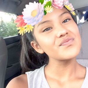 Meet your Posher, Anahi